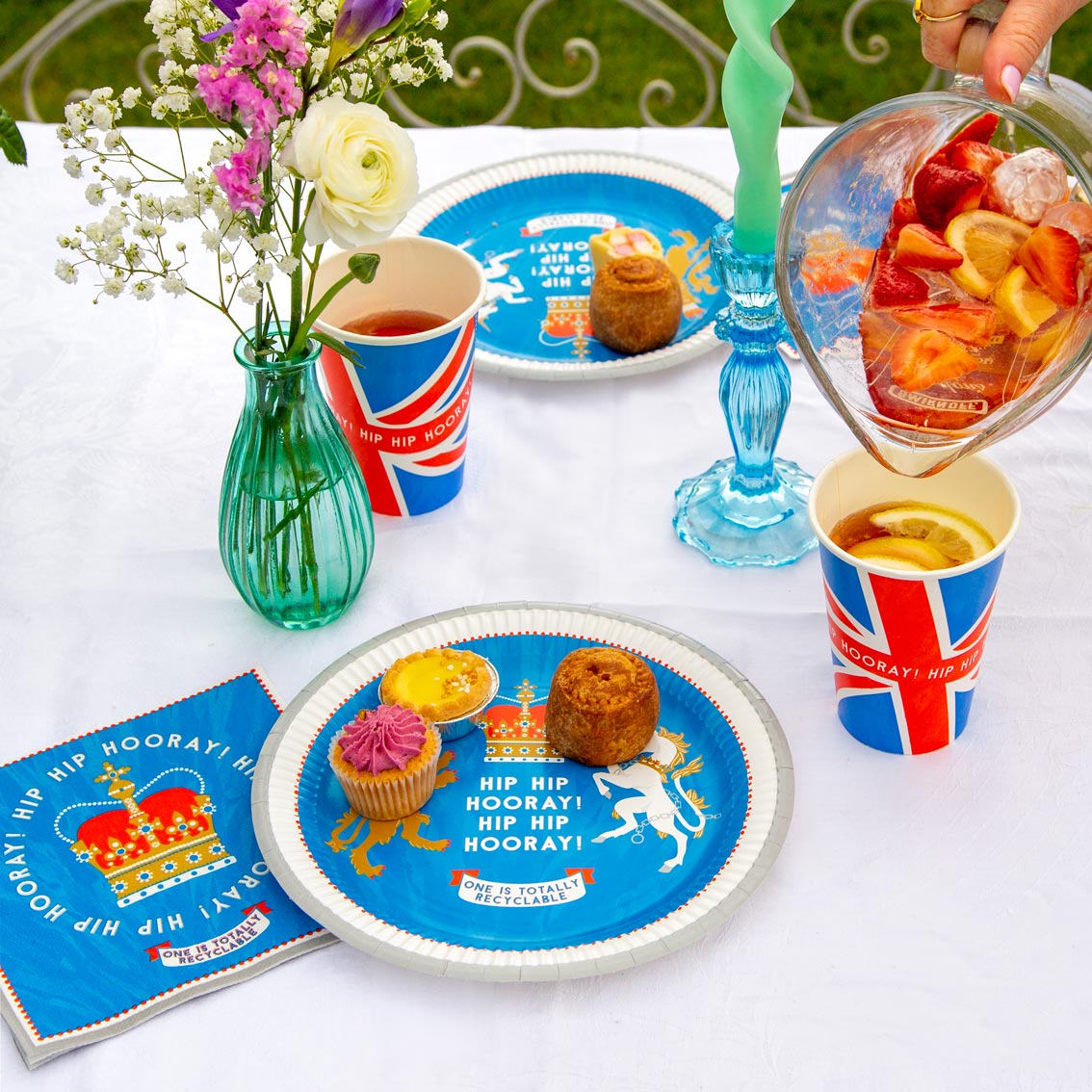 Large Royal Paper Plates