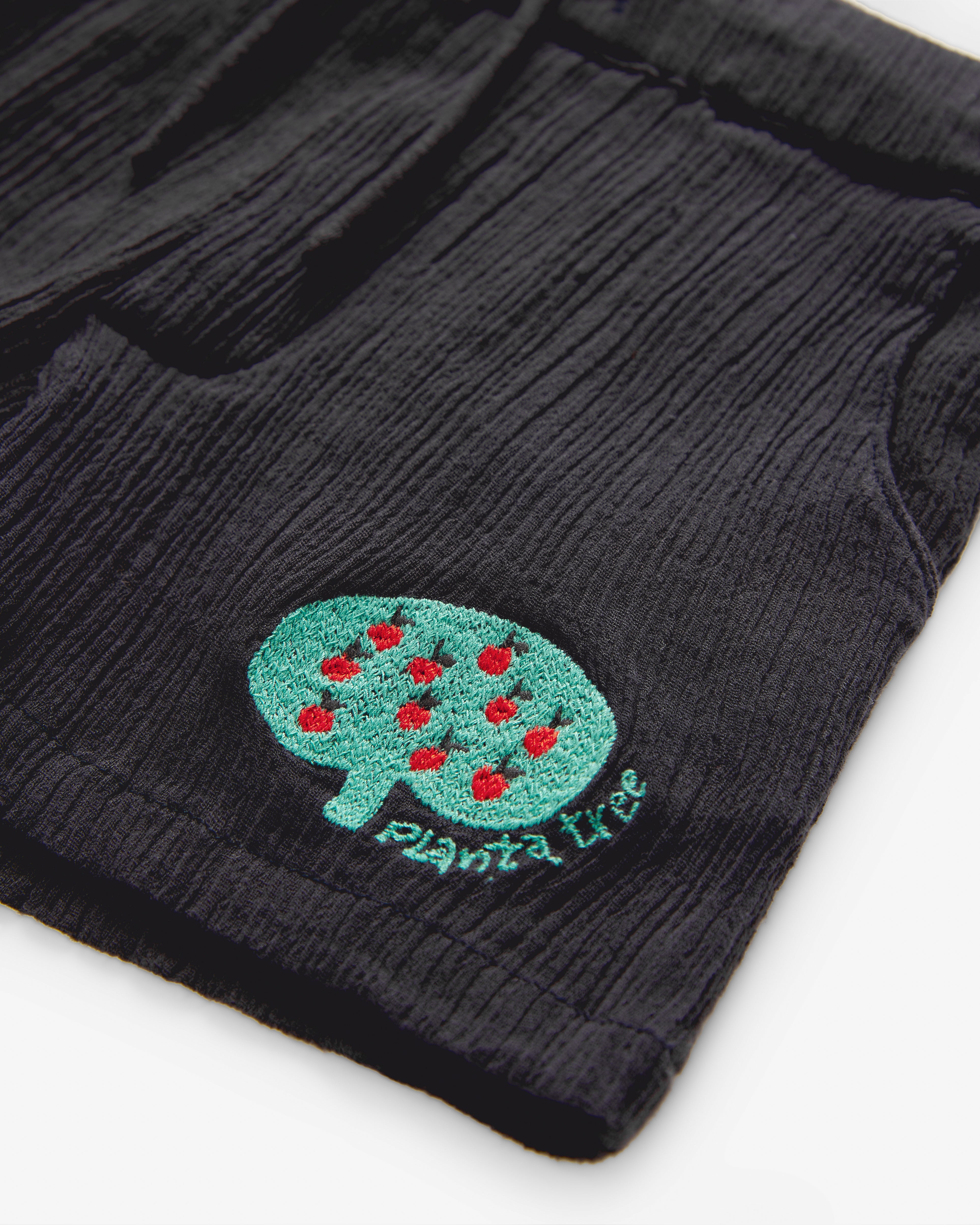 Nadadelazos Plant A Tree Shorts